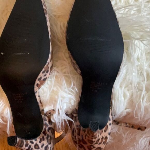 WILDLIFE PRINT HEELS WITH ANKLE STRAPS IN SIZE 6 by BIJOU - Picture 10 of 10